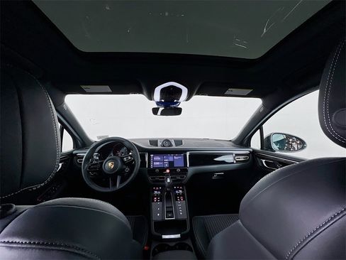 New 2026 Porsche Macan Turbo image 35
