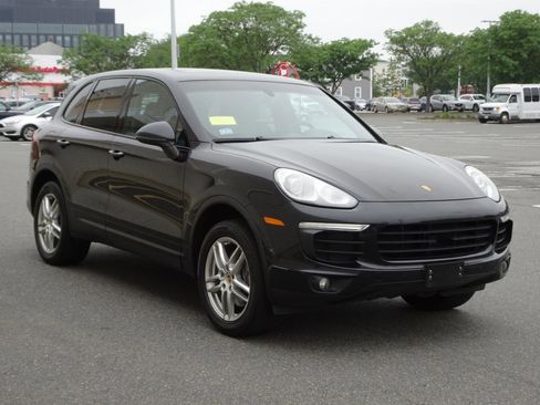 Used 2016 Porsche Cayenne AWD/4WD image 3
