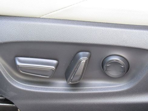 Certified 2023 Toyota bZ4X AWD image 14