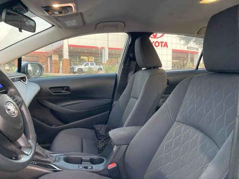 Used 2025 Toyota Corolla LE FWD image 10