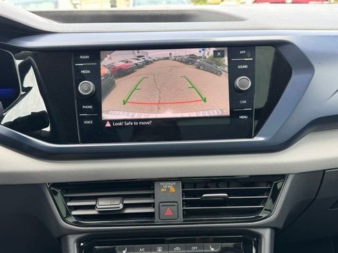 Certified 2023 Volkswagen Taos SE w/ Panoramic Sunroof Package FWD image 38
