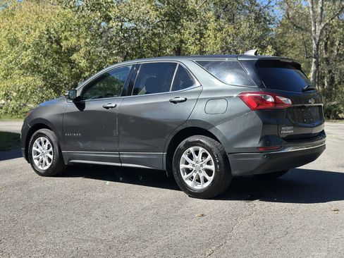 Used 2019 Chevrolet Equinox LT w/ Driver Convenience Package FWD image 4