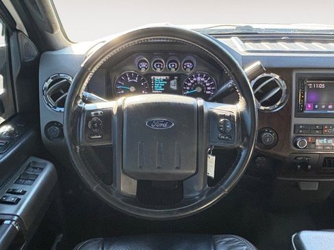 Used 2011 Ford F250 Lariat w/ Lariat Interior Pkg image 9
