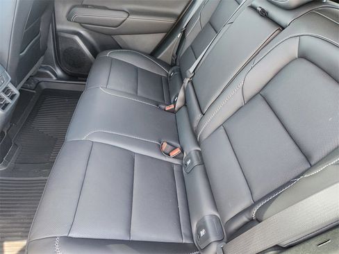 Used 2024 GMC Yukon XL Denali w/ Advanced Technology Package image 18