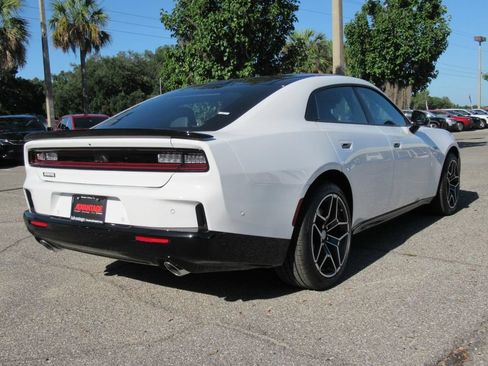 New 2026 Dodge Charger R/T AWD/4WD image 7