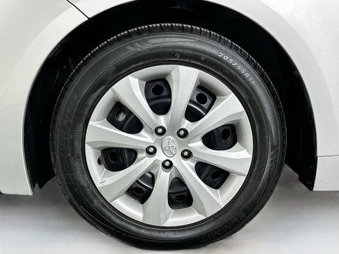 Used 2024 Toyota Corolla LE FWD image 11