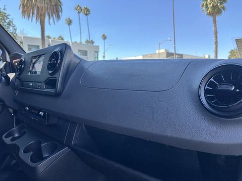 Used 2023 Mercedes-Benz Sprinter 2500 image 16