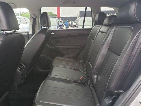 Used 2024 Volkswagen Tiguan SE AWD/4WD image 14