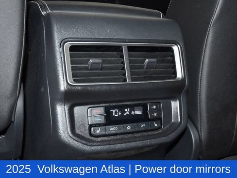 Used 2025 Volkswagen Atlas SEL AWD/4WD image 27