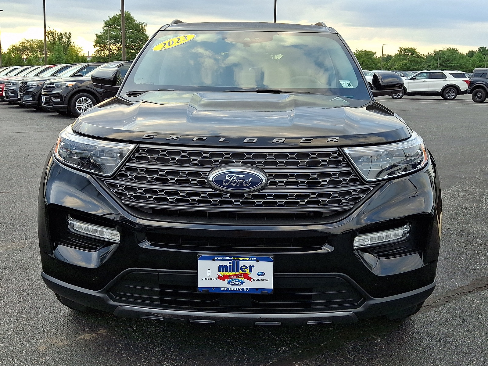 Certified 2023 Ford Explorer XLT w/ Equipment Group 202A AWD/4WD image 2