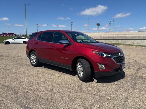 Used 2019 Chevrolet Equinox LT image 1