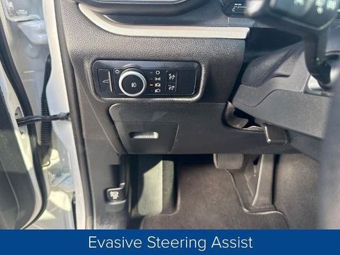 Certified 2024 Ford Explorer XLT w/ Equipment Group 202A RWD image 12