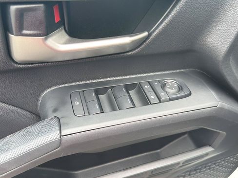 Used 2024 Toyota Tacoma TRD Off-Road AWD/4WD image 31