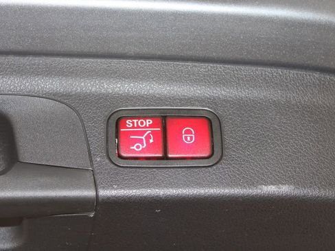 Used 2024 Mercedes-Benz GLE 450e 4MATIC image 16