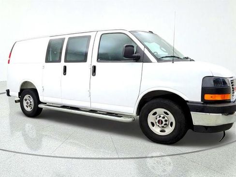 Used 2025 GMC Savana 2500 w/ Driver Convenience Package RWD image 3