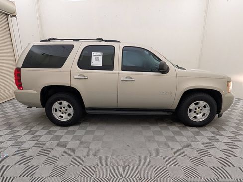 Used 2013 Chevrolet Tahoe LS RWD image 2
