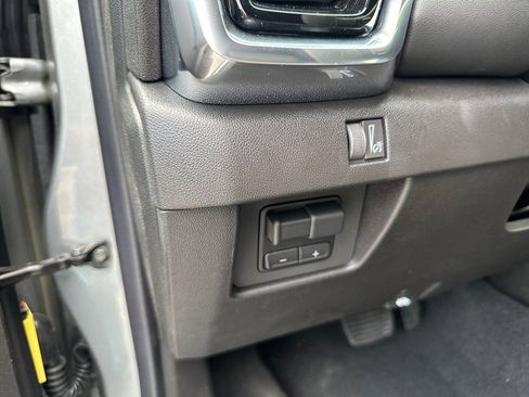 New 2025 GMC Canyon Elevation w/ Convenience Package image 9