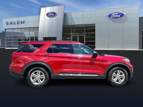 Certified 2021 Ford Explorer XLT w/ Equipment Group 202A AWD/4WD image 2