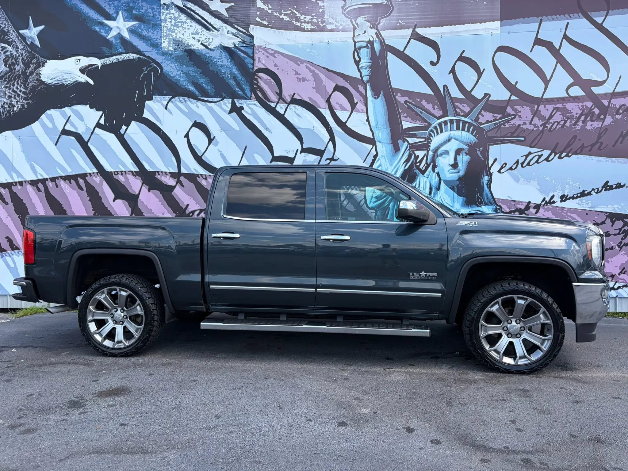 Used 2018 GMC Sierra 1500 SLT w/ Texas SLT Premium Package AWD/4WD image 1