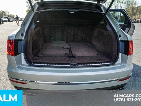 Used 2019 Bentley Bentayga image 15