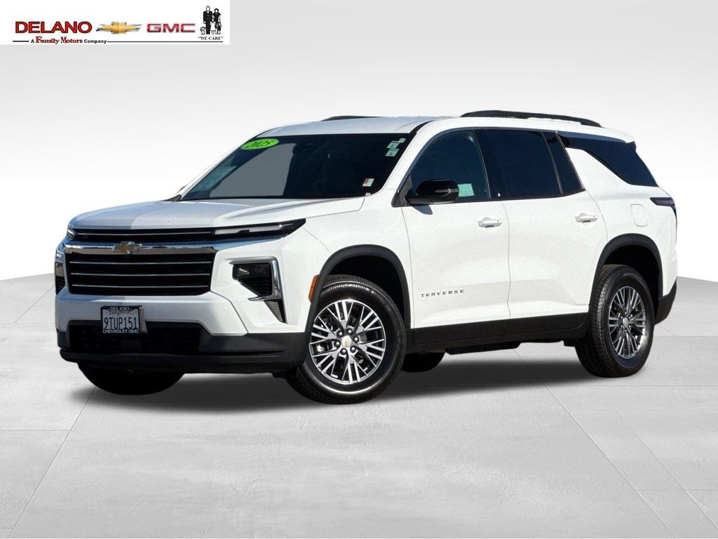 Used 2025 Chevrolet Traverse LT AWD/4WD image 1