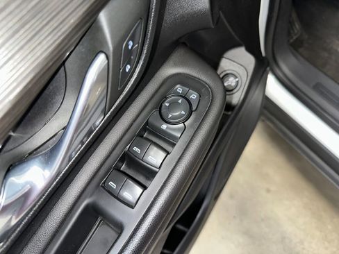 Used 2023 GMC Terrain SLE w/ Driver Convenience Package image 5