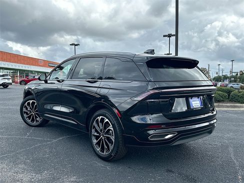 Used 2024 Lincoln Nautilus Reserve image 6