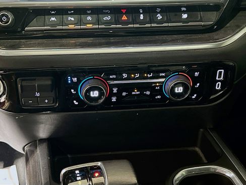 Used 2022 Chevrolet Silverado 1500 LTZ image 11