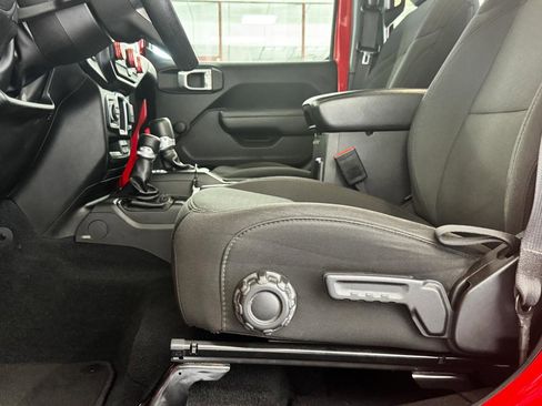 Certified 2022 Jeep Wrangler Unlimited Sport AWD/4WD image 10