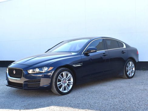 Used 2019 Jaguar XE Premium AWD/4WD image 8