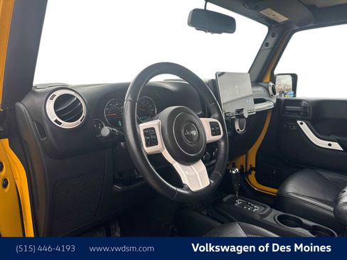 Used 2015 Jeep Wrangler Unlimited Sahara image 2