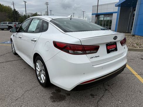 Used 2018 Kia Optima S FWD image 4