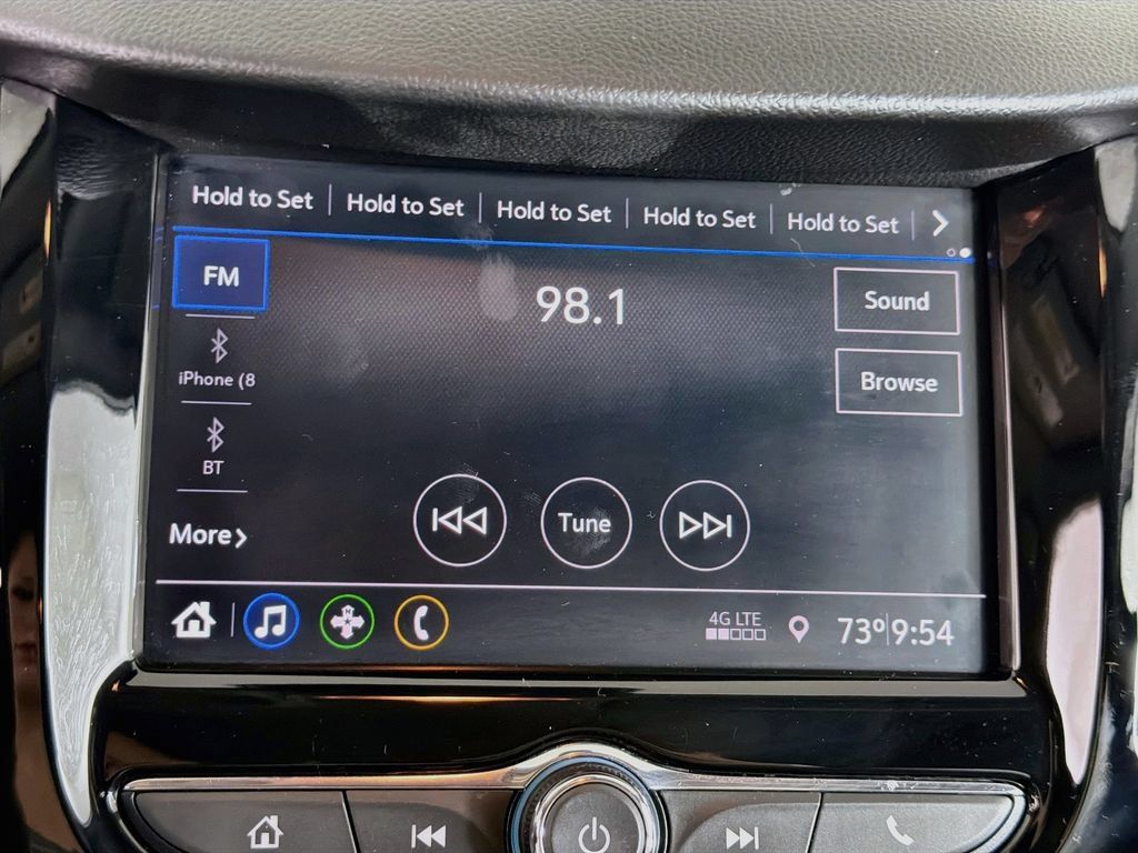 Used 2022 Chevrolet Trax LT w/ Premium Seat Package AWD/4WD image 15