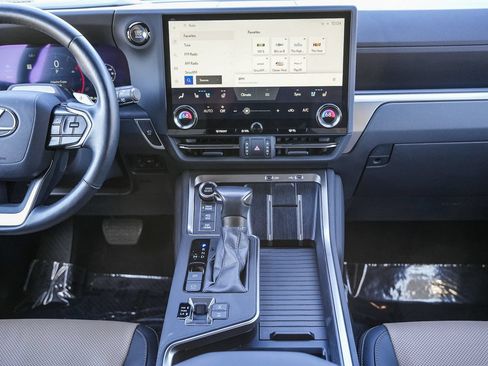 Used 2024 Lexus GX 550 AWD/4WD image 13