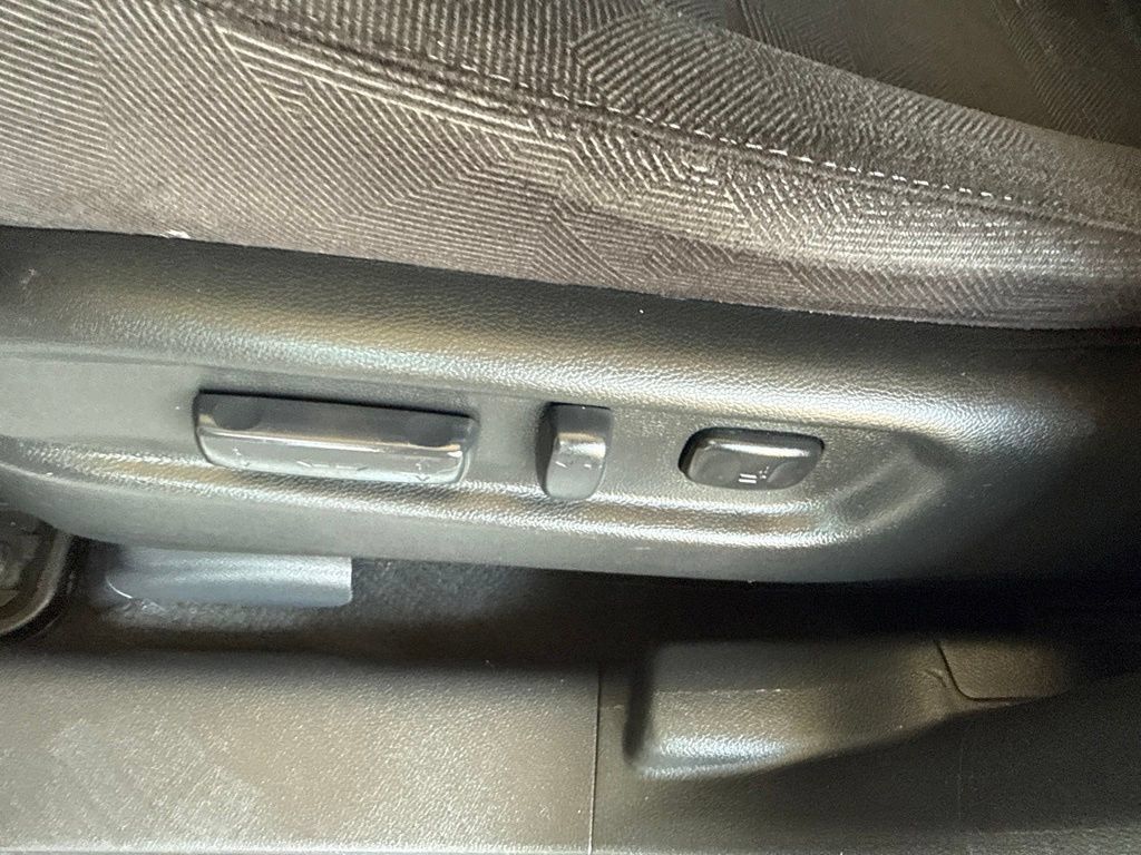 Used 2021 Honda Pilot EX image 26