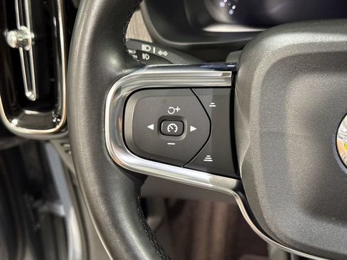 Certified 2023 Volvo XC40 B5 Plus w/ Driver Assist Package AWD/4WD image 12