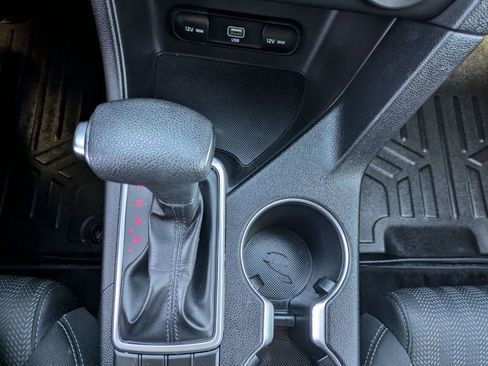 Used 2020 Kia Sportage LX image 18