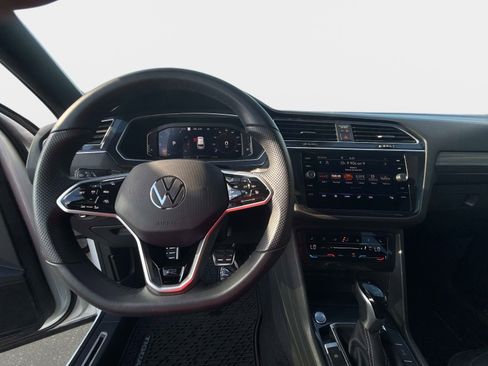 Used 2024 Volkswagen Tiguan SEL R-Line image 27