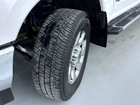 Used 2018 Ford F350 Lariat w/ Chrome Package image 23