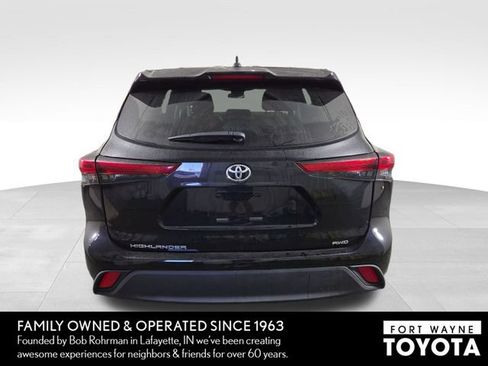 Used 2023 Toyota Highlander L AWD/4WD image 8