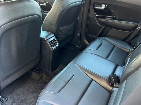 Used 2021 Kia Niro EX Premium image 13
