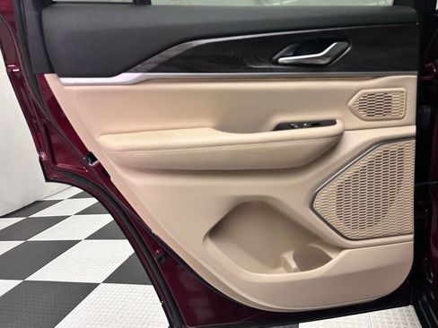 Used 2022 Jeep Grand Cherokee Limited 4xe image 19