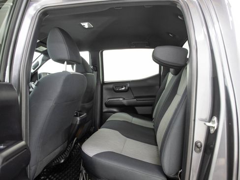 Used 2020 Toyota Tacoma TRD Sport AWD/4WD image 15