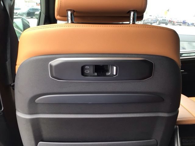 Used 2023 BMW X7 xDrive40i w/ Executive Package AWD/4WD image 16