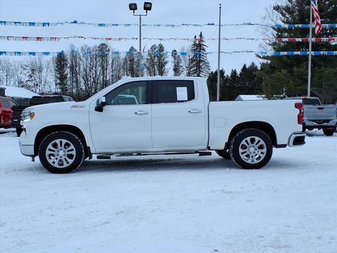 Certified 2022 Chevrolet Silverado 1500 LTZ w/ Z71 Off-Road Package image 4