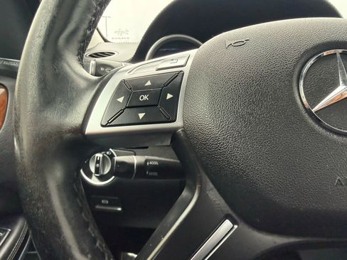 Used 2014 Mercedes-Benz GL 550 4MATIC image 31