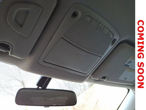 Used 2016 Nissan Rogue SV image 9