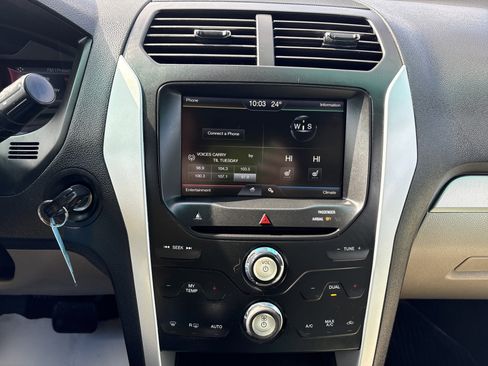 Used 2015 Ford Explorer XLT w/ Equipment Group 202A image 15