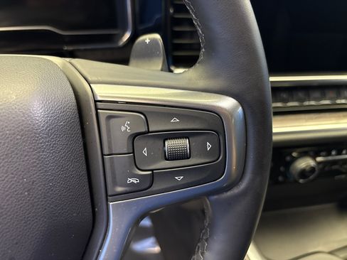 Used 2025 Chevrolet Silverado 1500 LTZ AWD/4WD image 17