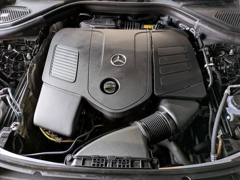 Certified 2025 Mercedes-Benz GLC 300 image 25